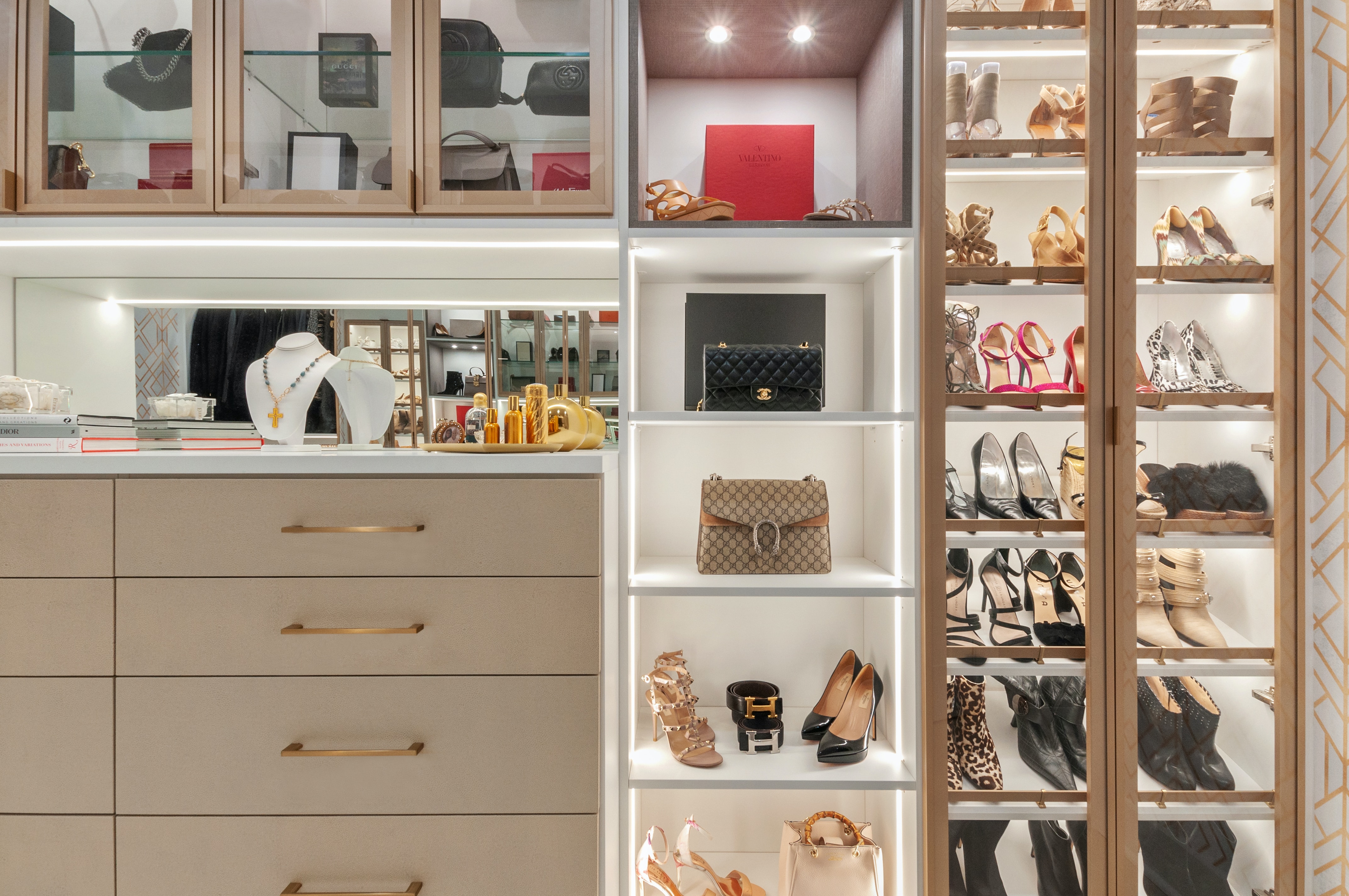 Declutter and Dominate: A Guide to Mastering Closet Organization